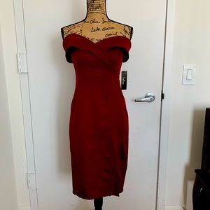 Lulu off shoulders dress, beautiful deep red!